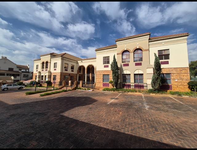 351M² OFFICE TO LET IN RIVONIA